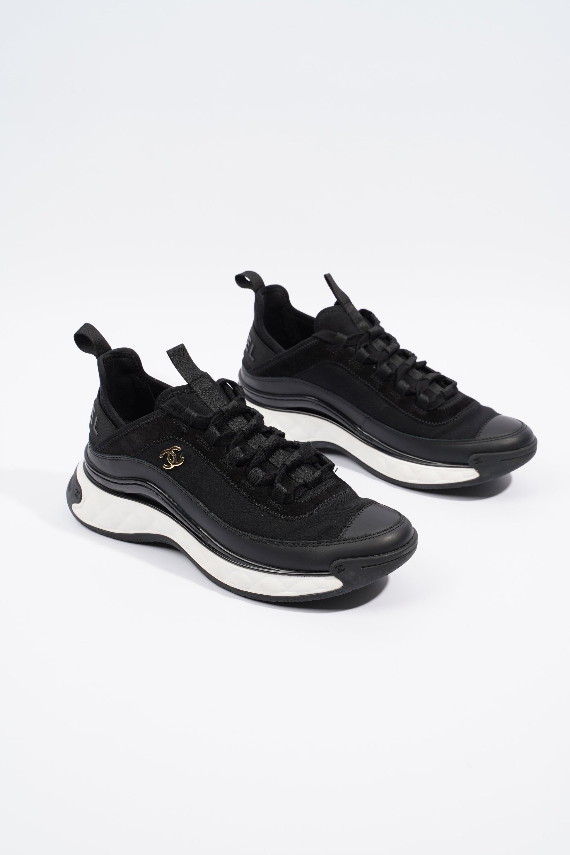 Chanel CC Logo Sneaker Black   White Fabric EU 39 UK 6