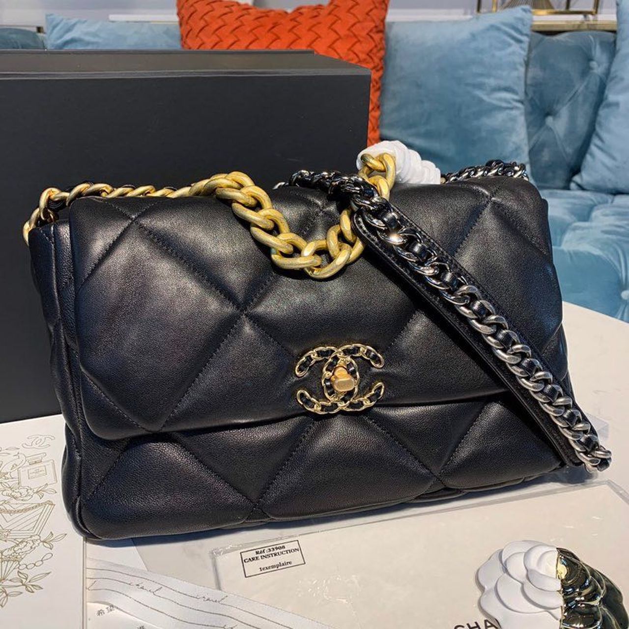 CHL 19 30cm Goatskin Spring Leather Black Flap Jewelry