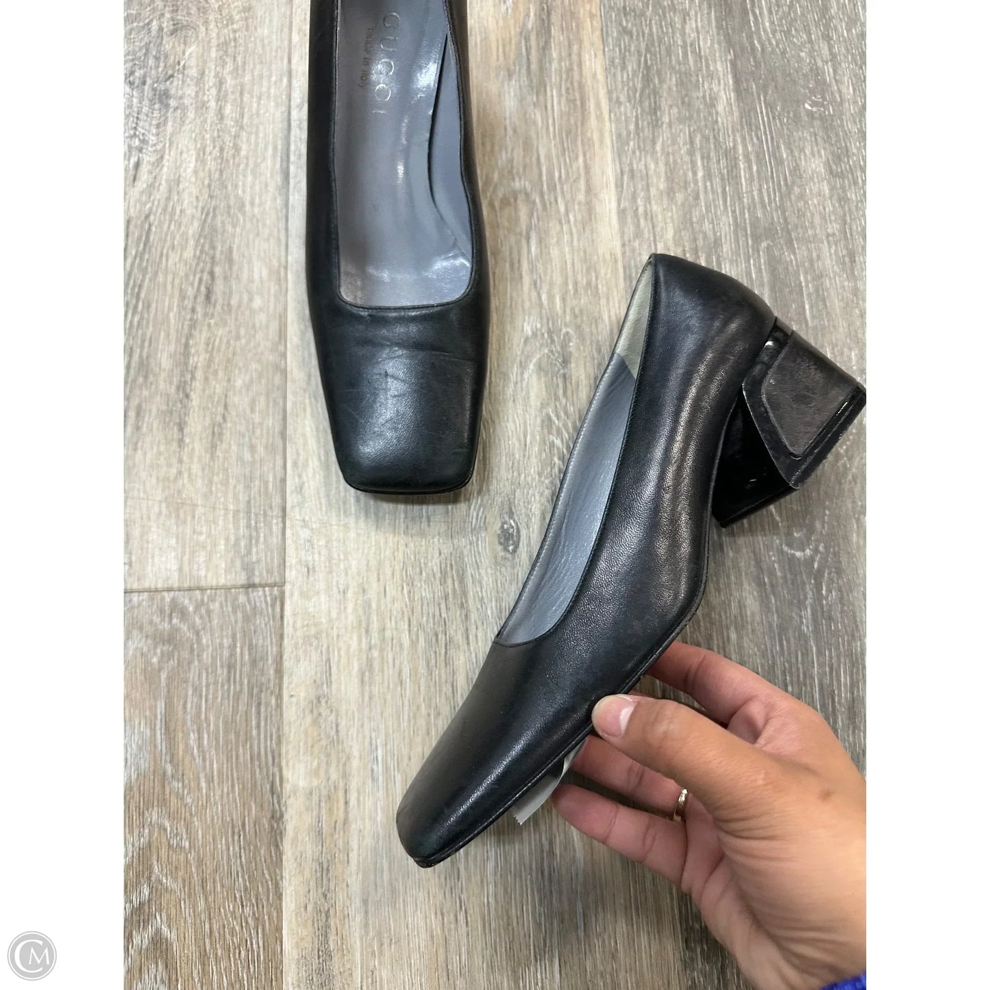 Shoes Luxury Designer By Gucci In Black, Size: 5