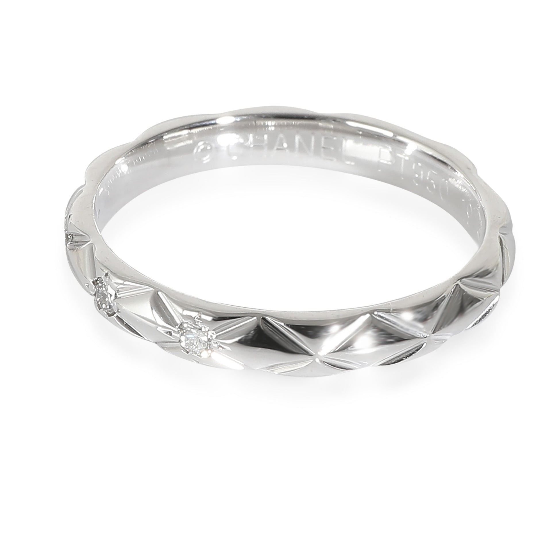 Chanel Coco Crush Band in Platinum . CTW