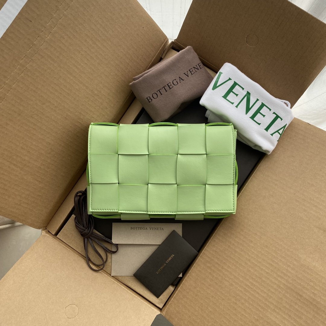 Top Quality Cassette For Women Women Bags Green Travel Bag