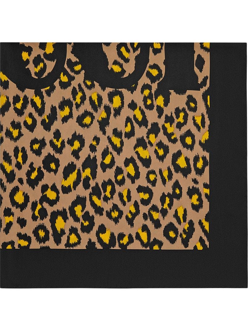 Gucci - Silk scarf with leopard print - women - Silk - One Size - NEUTRALS