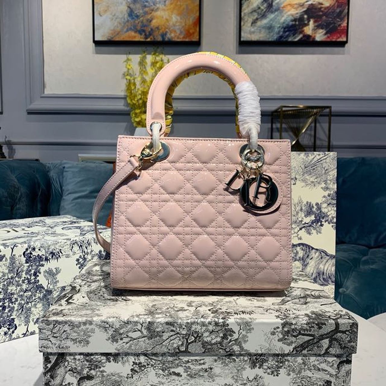 Metop Qualityum Lady Toned Hardware Patent Pink Gold Travel Bag