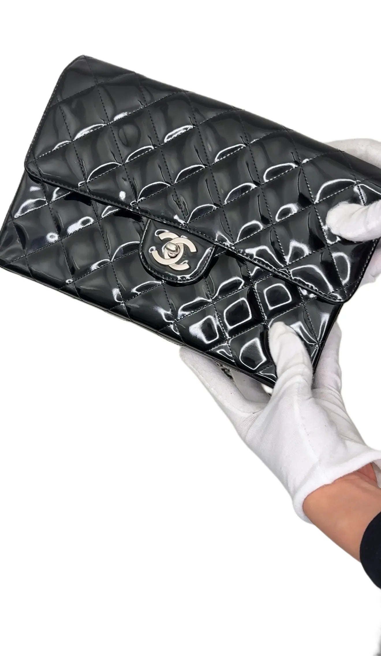 CHANEL Classic Jumbo Double Flap Bag B-