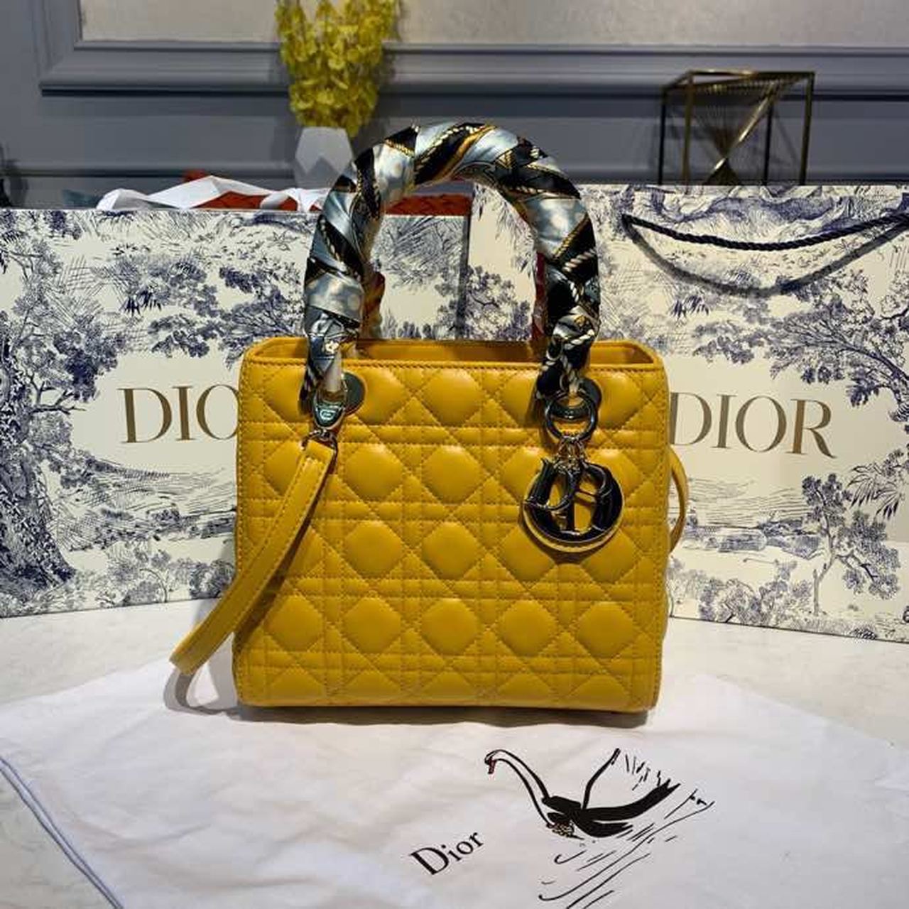 Metop Qualityum Lady Hardware Yellow Silver Travel Bag