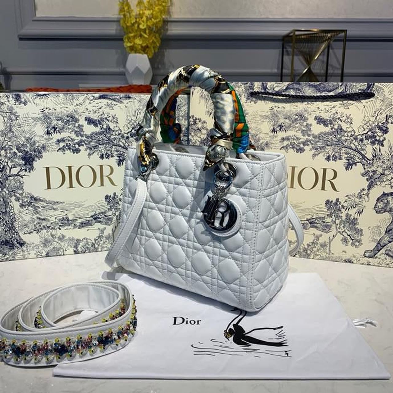 MeTop Qualityum Lady SiTop Qualityer White Handbag