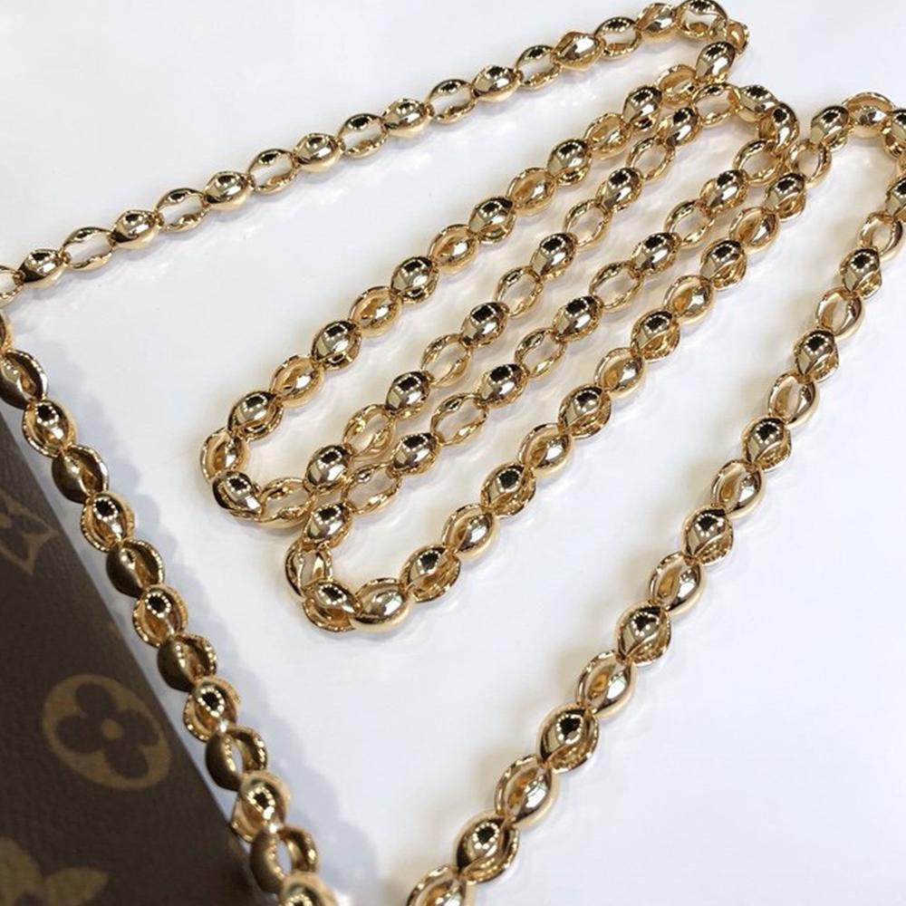 Louis Vuitton VICTOIRE Fashion Accessory Style 2