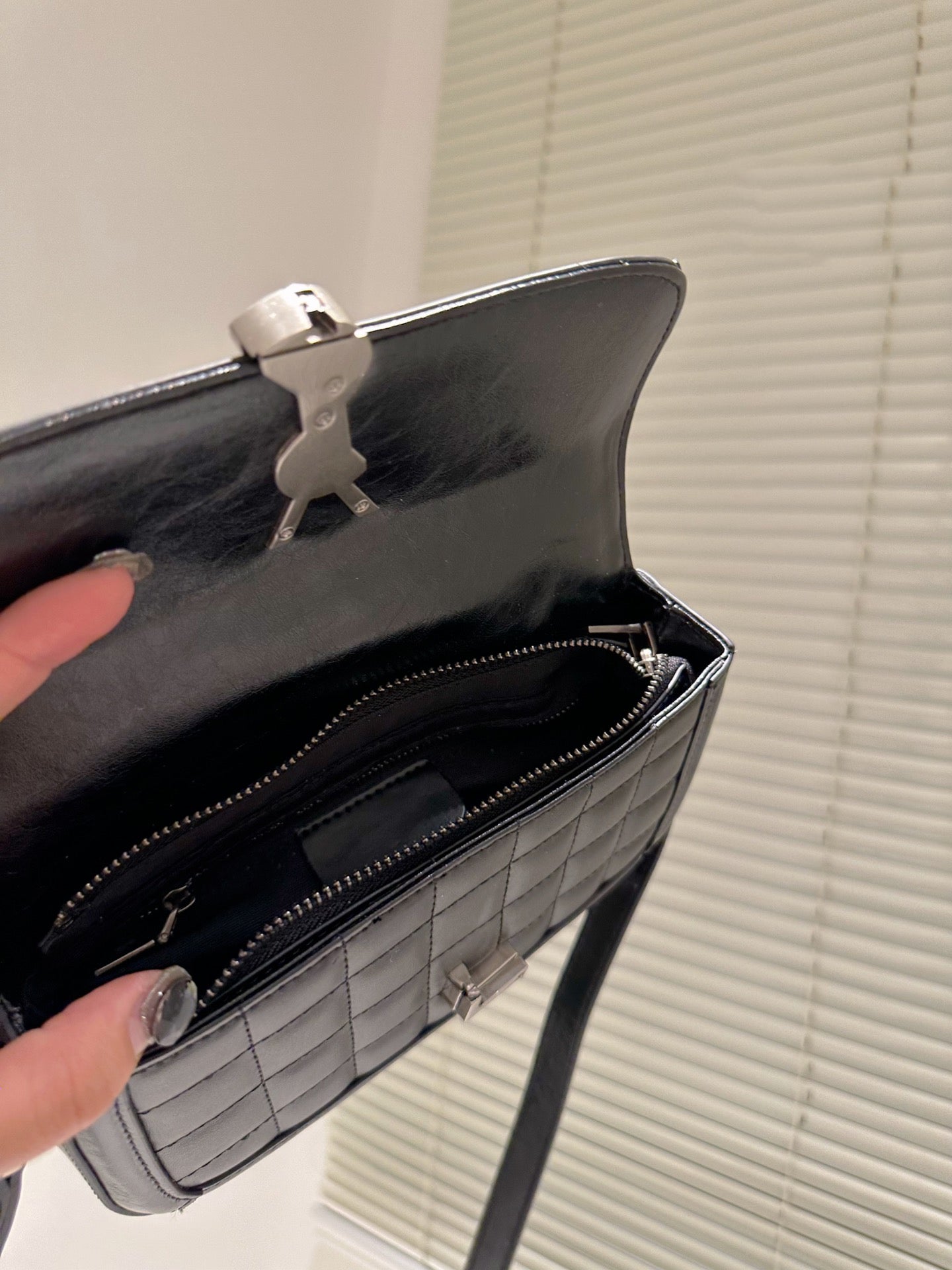 EN - Luxury SLY 298 Travel Bag
