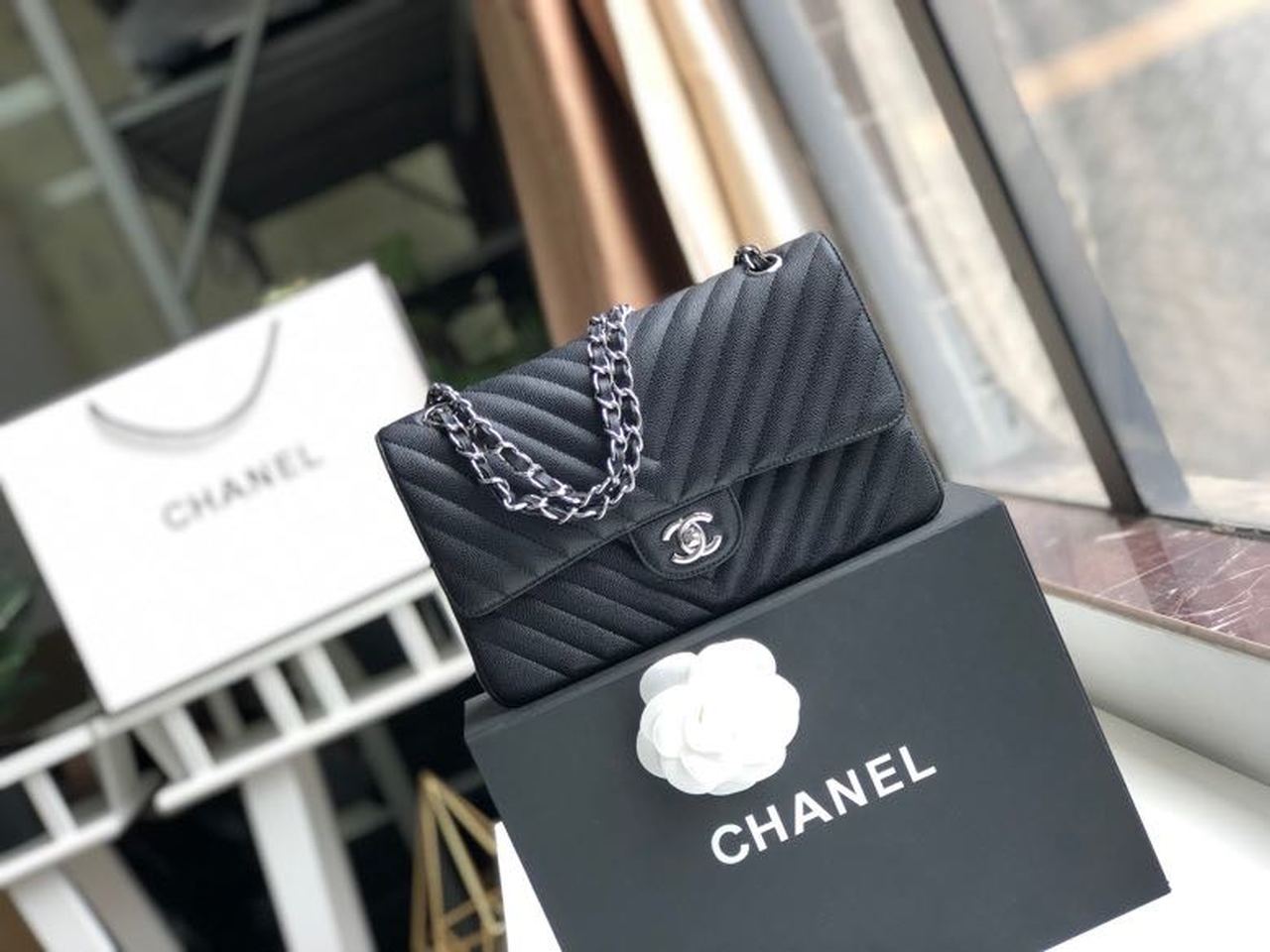 CHL Chevron Classic Hardware , Black Silver Crossbody Bag