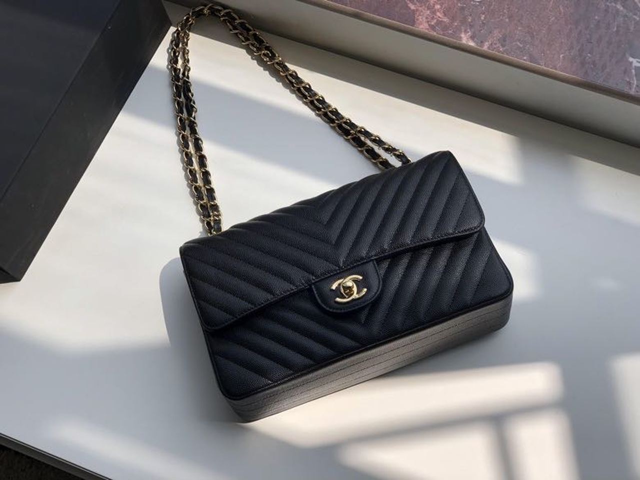 CHL Chevron Classic Toned Hardware Black Gold Crossbody Bag