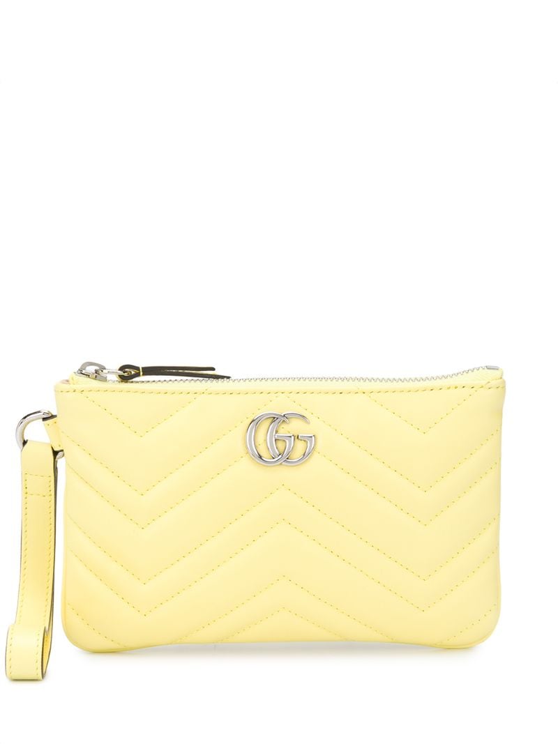 Gucci - quilted logo plaque pouch - women - Calf Leather - One Size - yellow