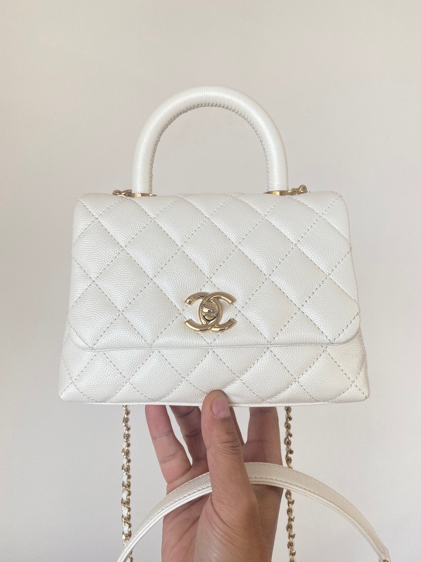 CHLMini 7.5in 19cm White Flap Top Handle Mini Bag Wombeaunoirrbeaunoirr 75In19Cm