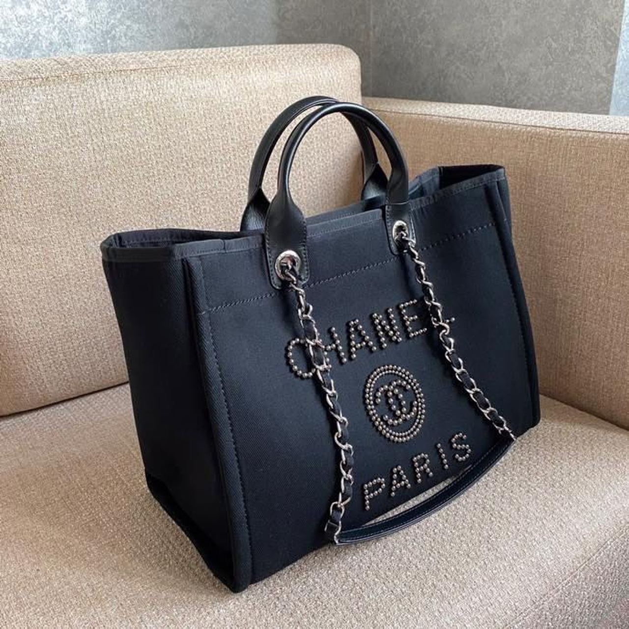 CHL Deauville Pearl , ’s Black Large Shoulder Bag
