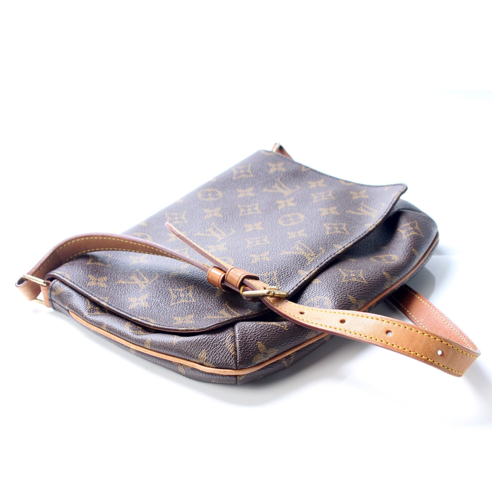 Louis Vuitton M tte Tango Short Monogram Handbag