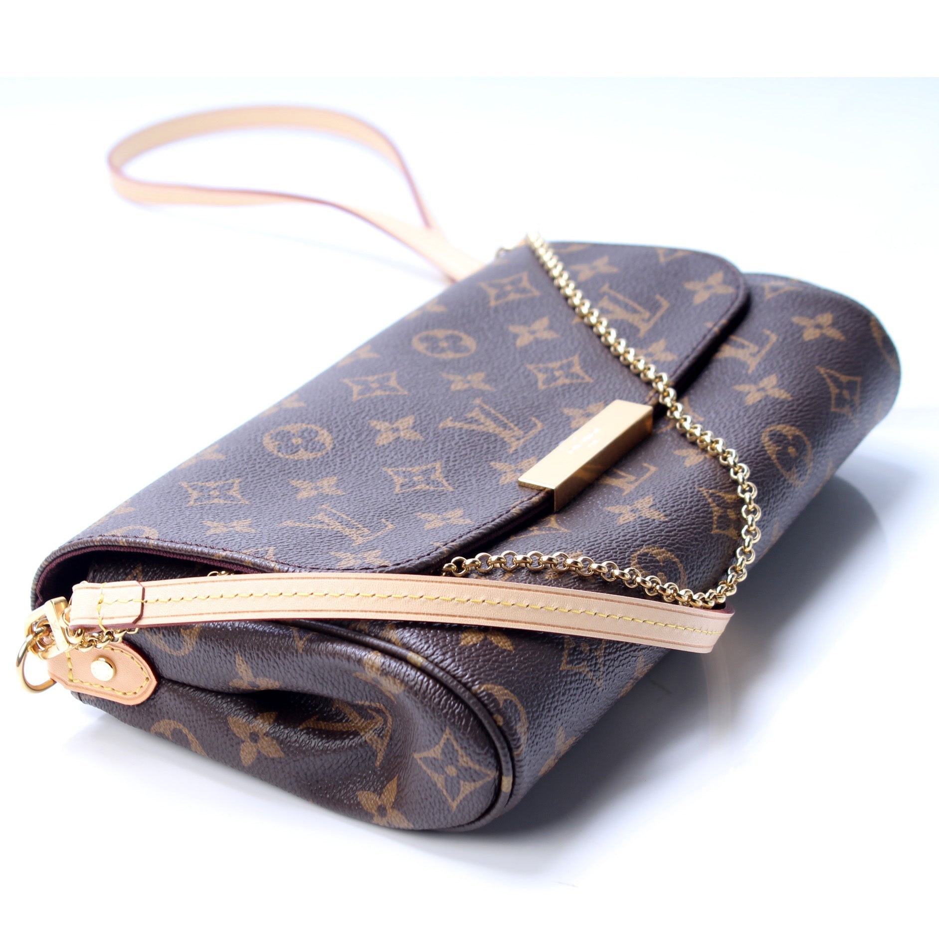 Louis Vuitton Favorite MM Monogram Handbag