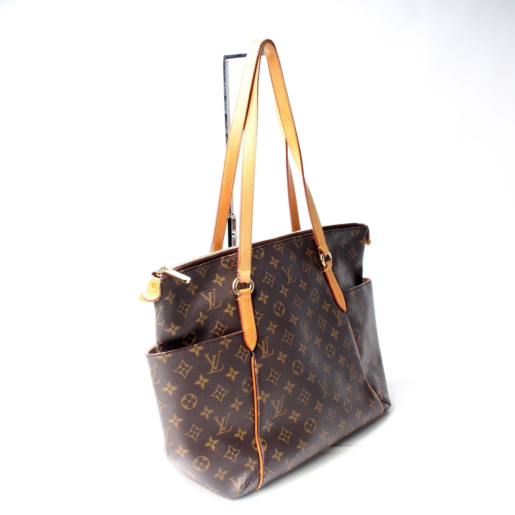 Louis Vuitton Totally Monogram MM Handbag Monogram 17