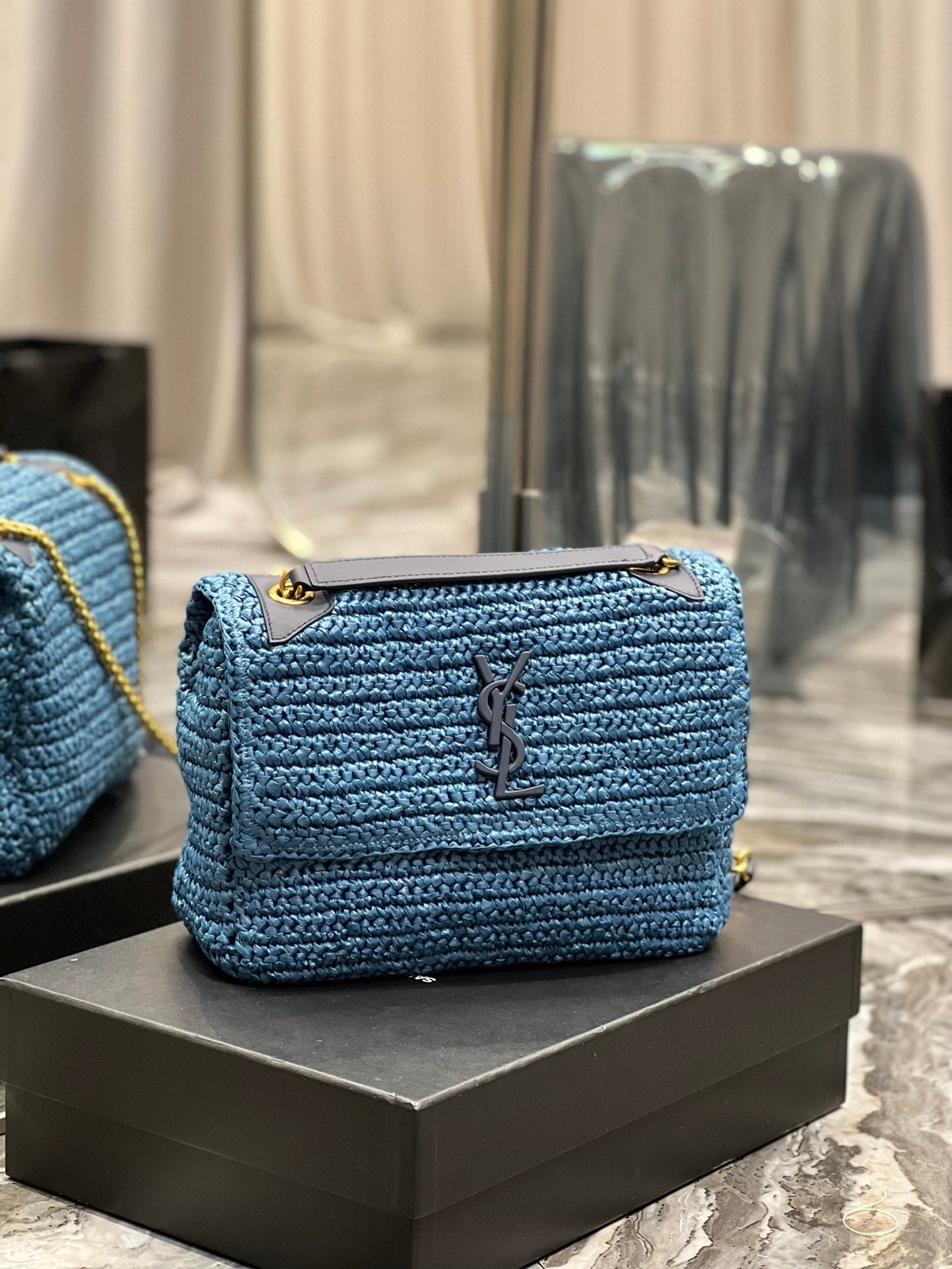 YSL Saint Laurent Niki RaTop QualityTop Qualitya 11in Blue Medium Chain Travel Bag