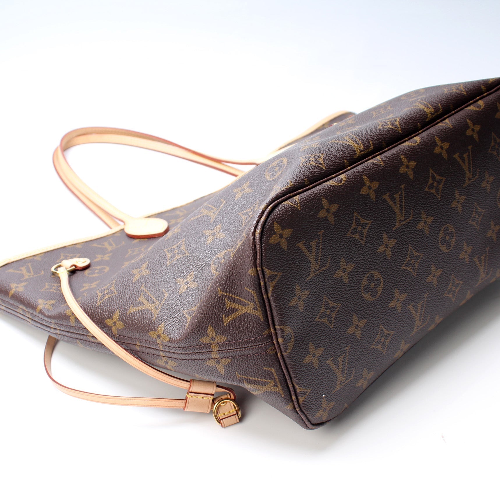 Louis Vuitton Neverfull MM Monogram Tote Bag Monogram 42