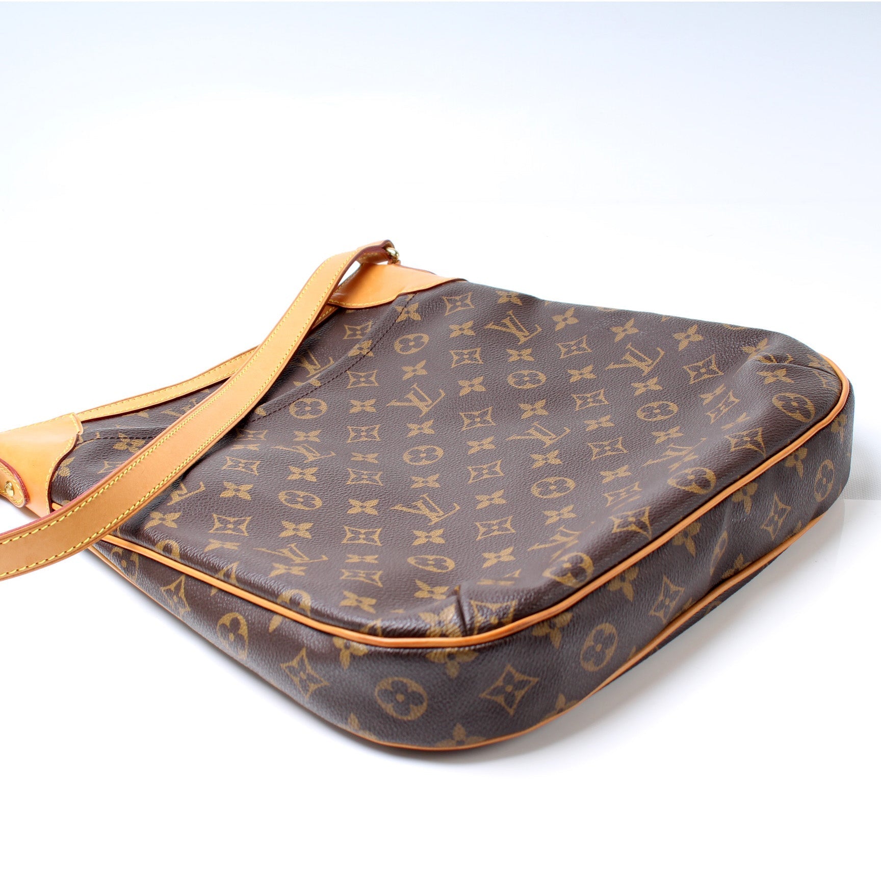 Louis Vuitton Odeon MM Monogram Handbag Monogram 13
