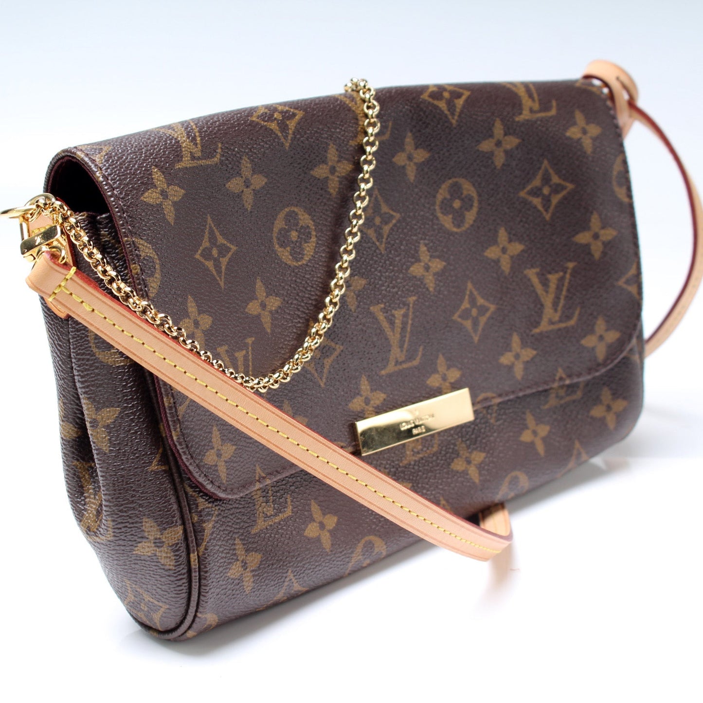 Louis Vuitton Favorite MM Monogram Handbag Monogram 15