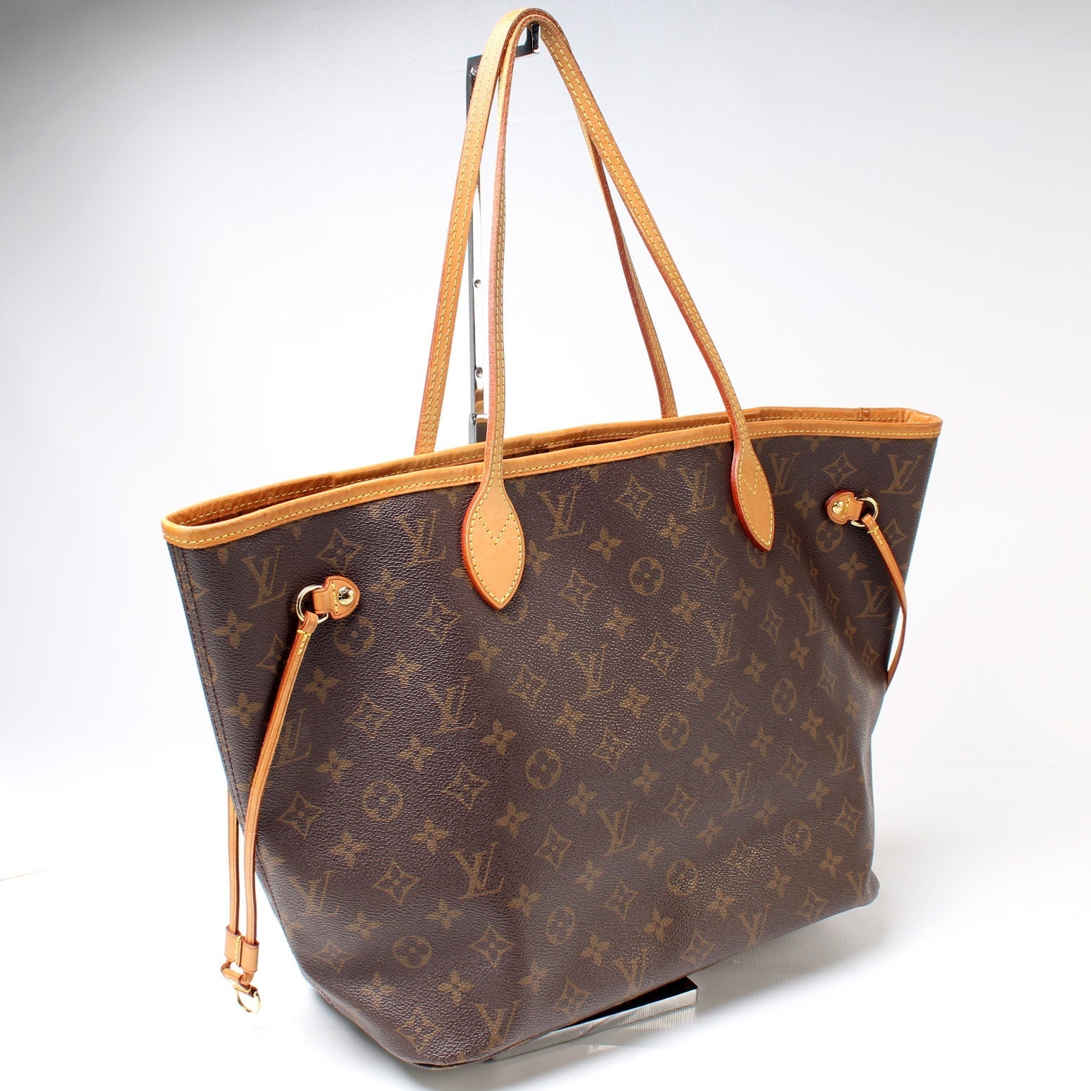 Louis Vuitton Neverfull MM Monogram Tote Bag Monogram 56