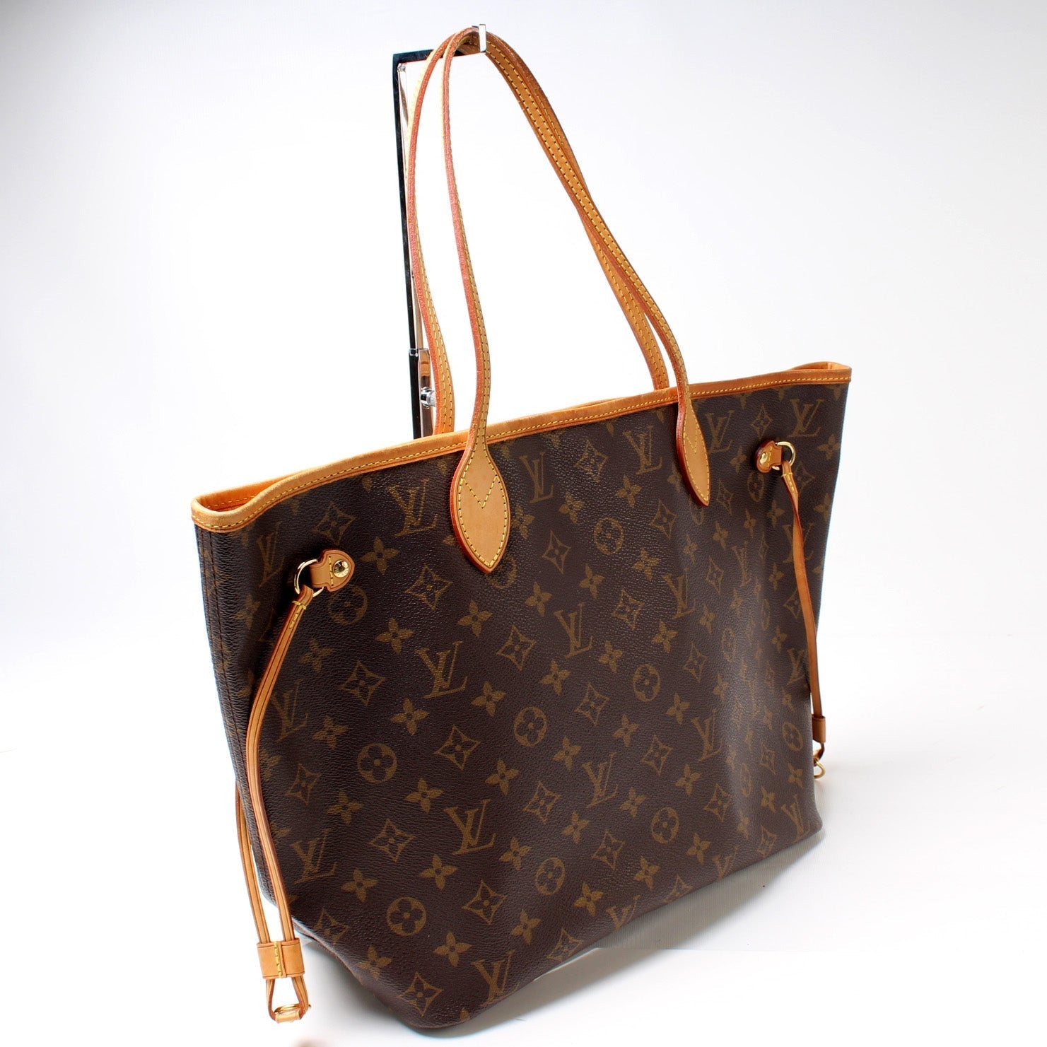 Louis Vuitton Neverfull MM Monogram Tote Bag Monogram 18