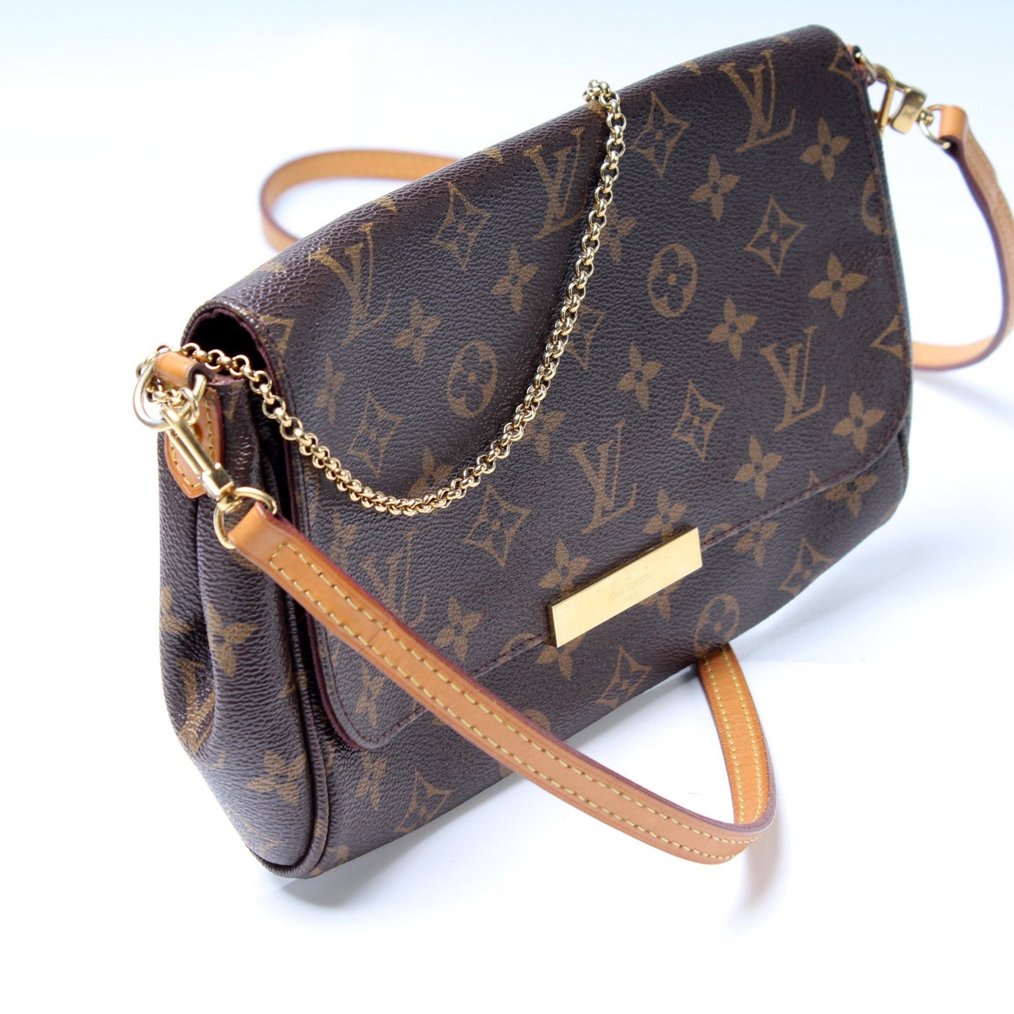 Louis Vuitton Favorite MM Monogram Handbag Monogram 24