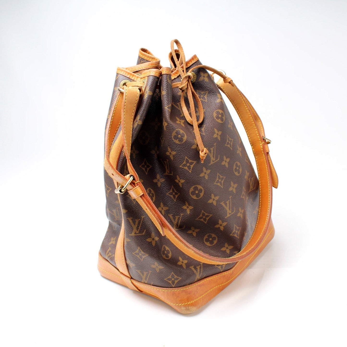 Louis Vuitton Noe Monogram Handbag 2 2