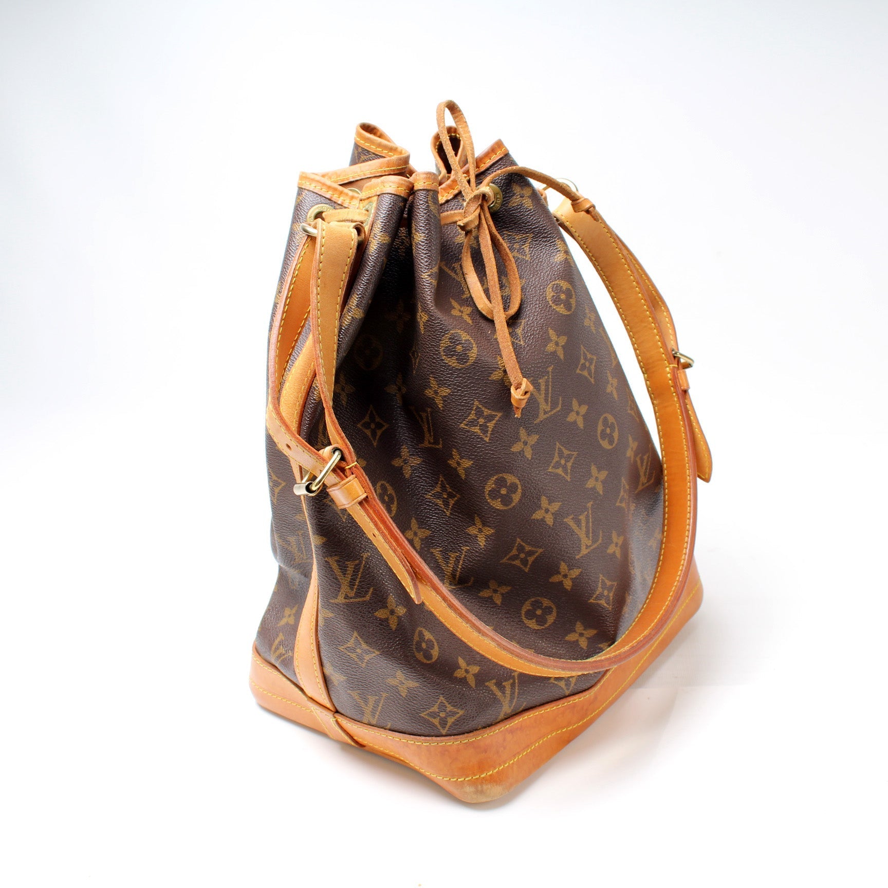 Louis Vuitton Noe Monogram Handbag 2 2