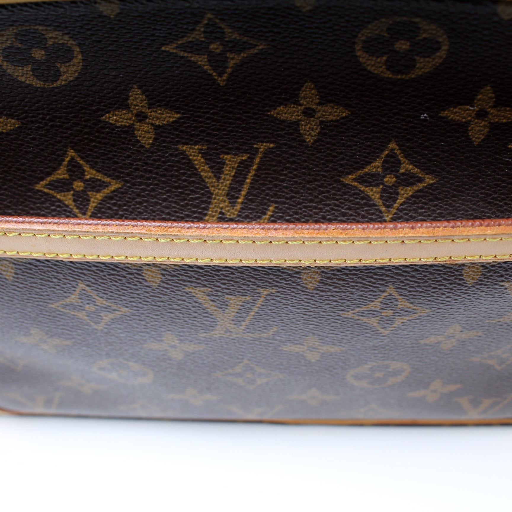 Louis Vuitton Trocadero 30 Monogram Handbag
