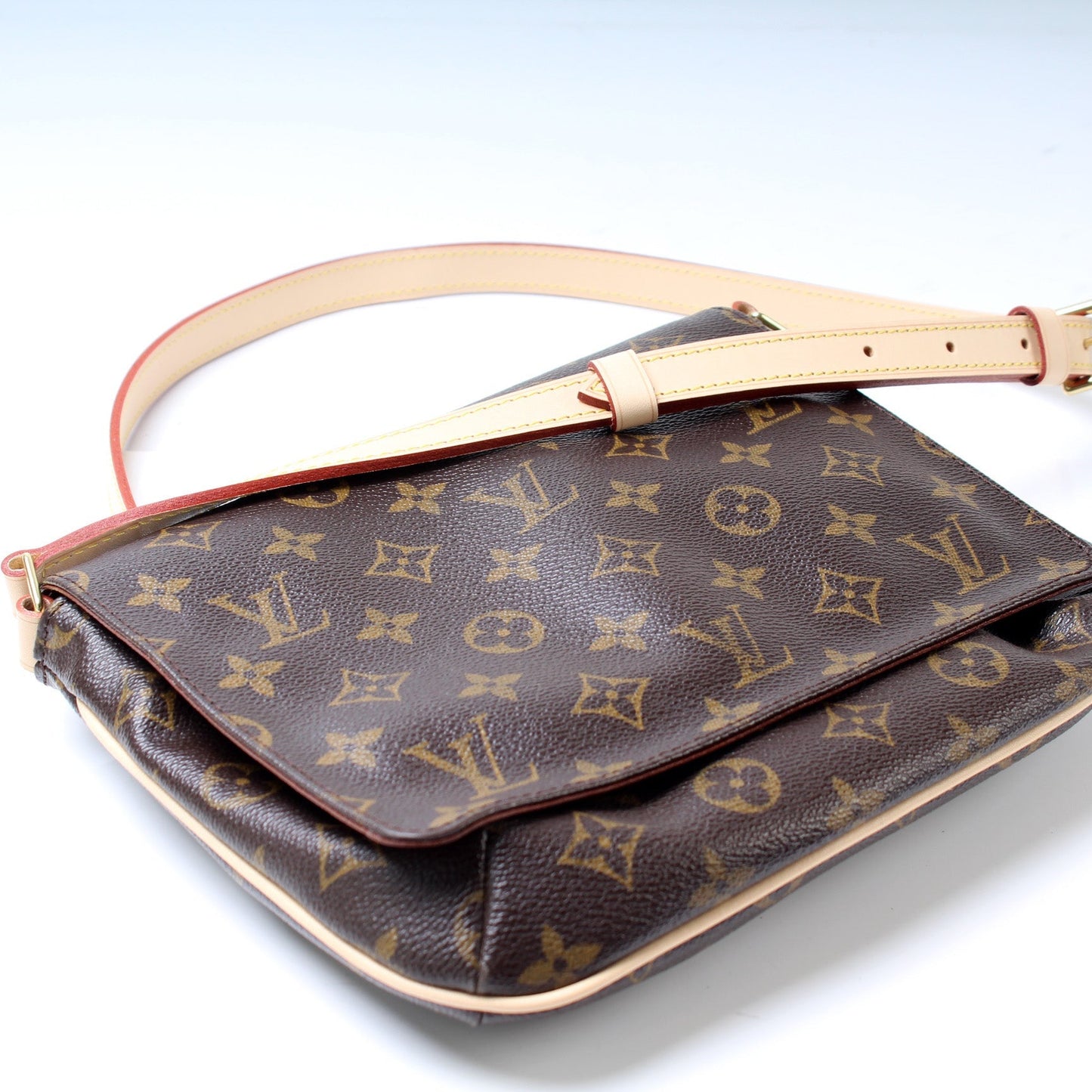 Louis Vuitton M tte Tango Long Monogram Handbag