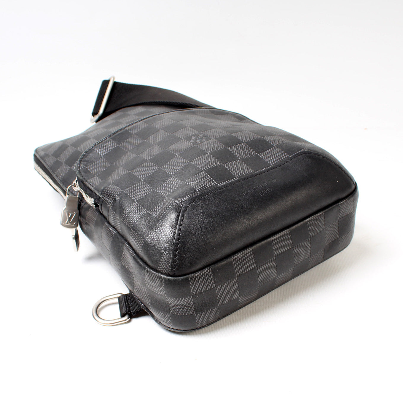 Louis Vuitton Avenue Sling Graphite Damier Crossbody Bag