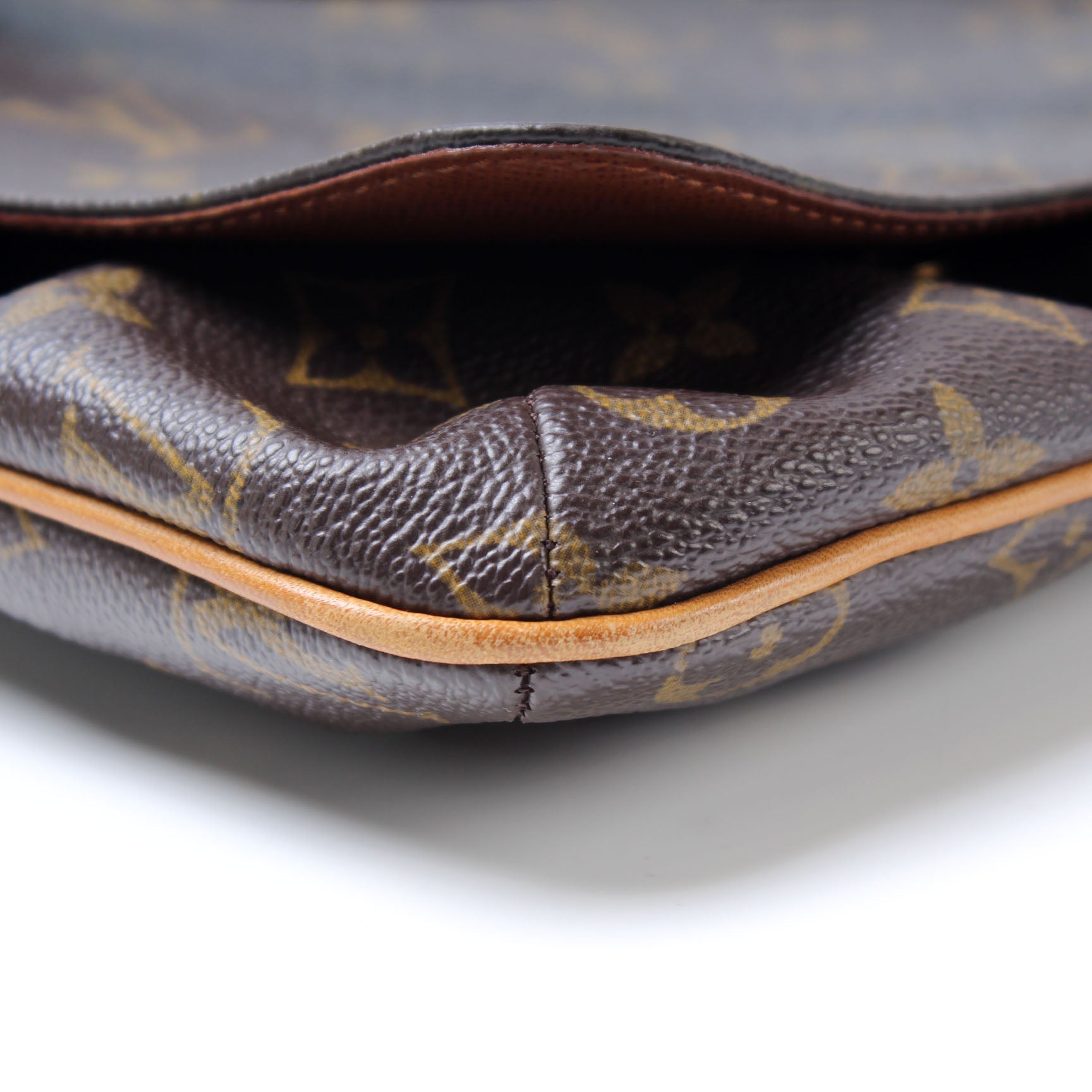 Louis Vuitton M tte Salsa Long Monogram Handbag Monogram 28