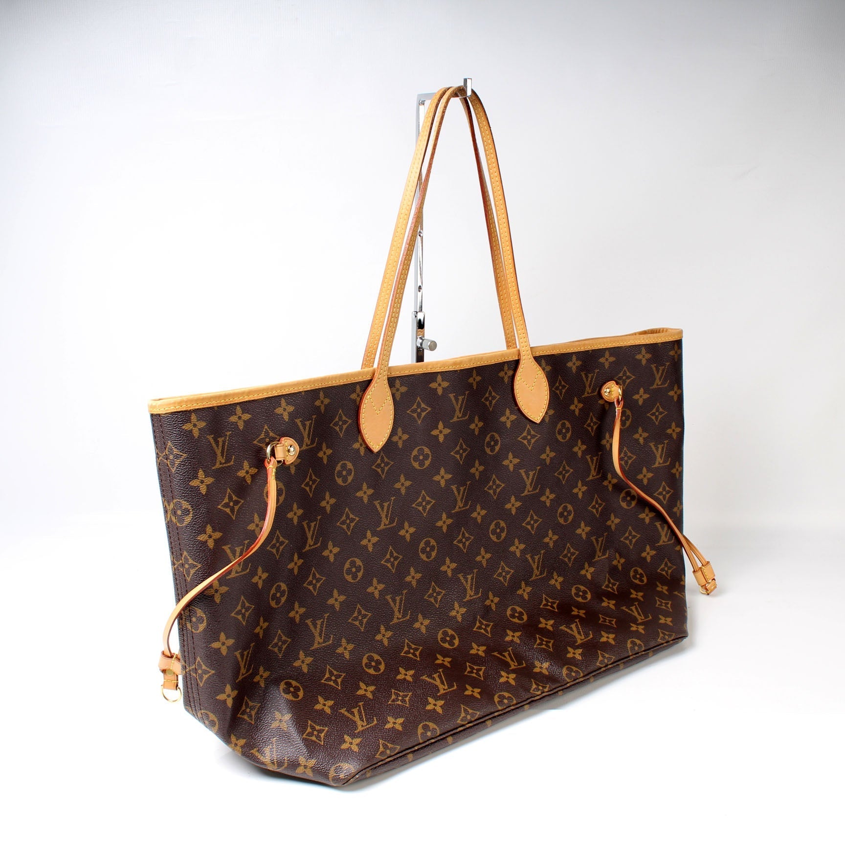 Louis Vuitton Neverfull GM Monogram Tote Bag Monogram 22