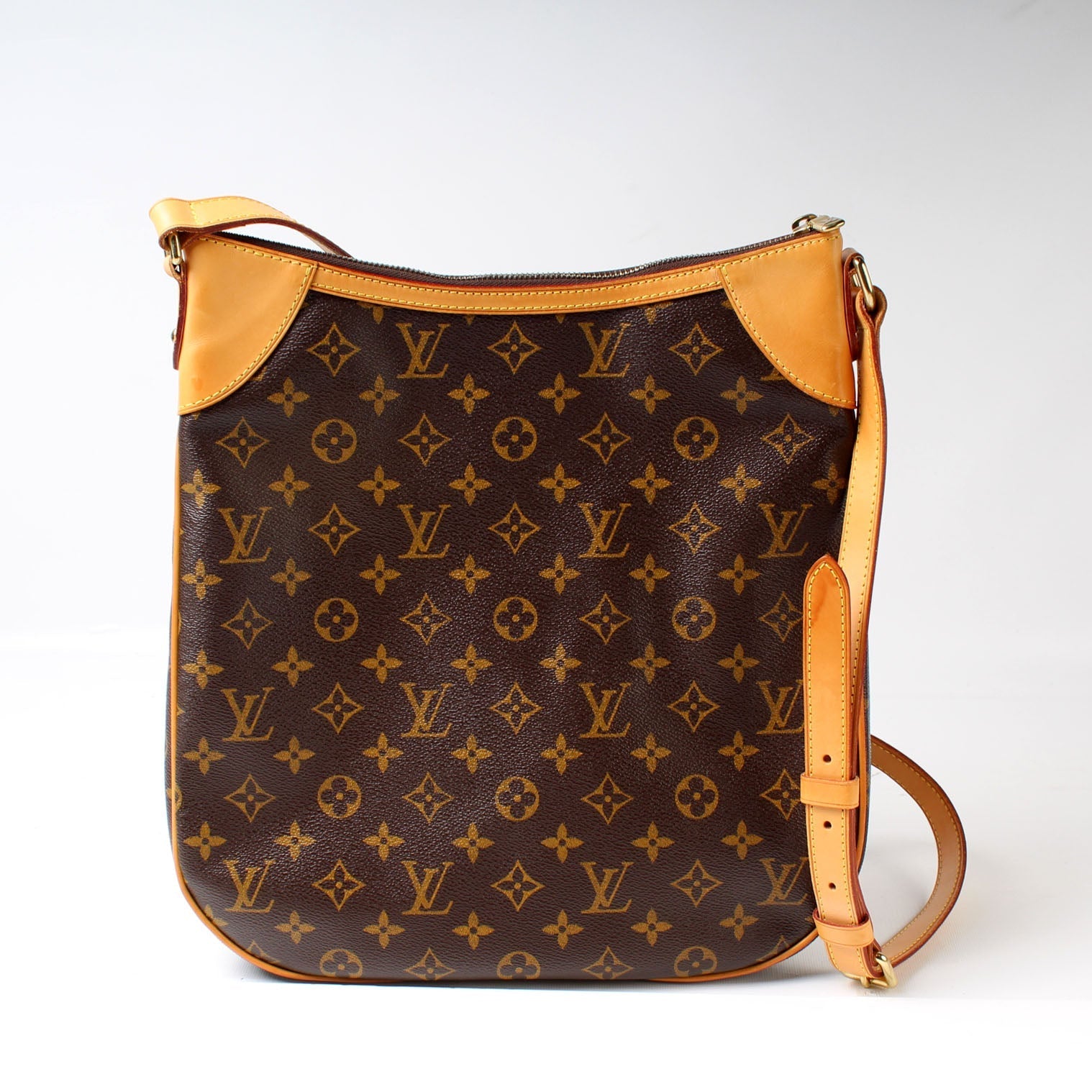 Louis Vuitton Odeon MM Monogram Handbag Mm Monogram