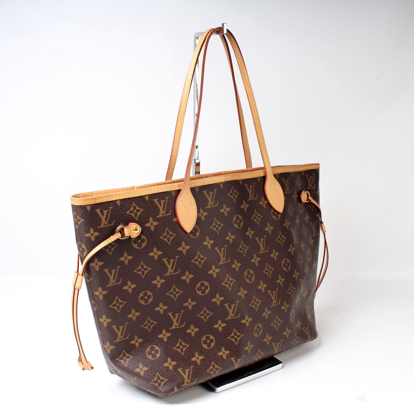 Louis Vuitton Neverfull MM Monogram Tote Bag Monogram 96