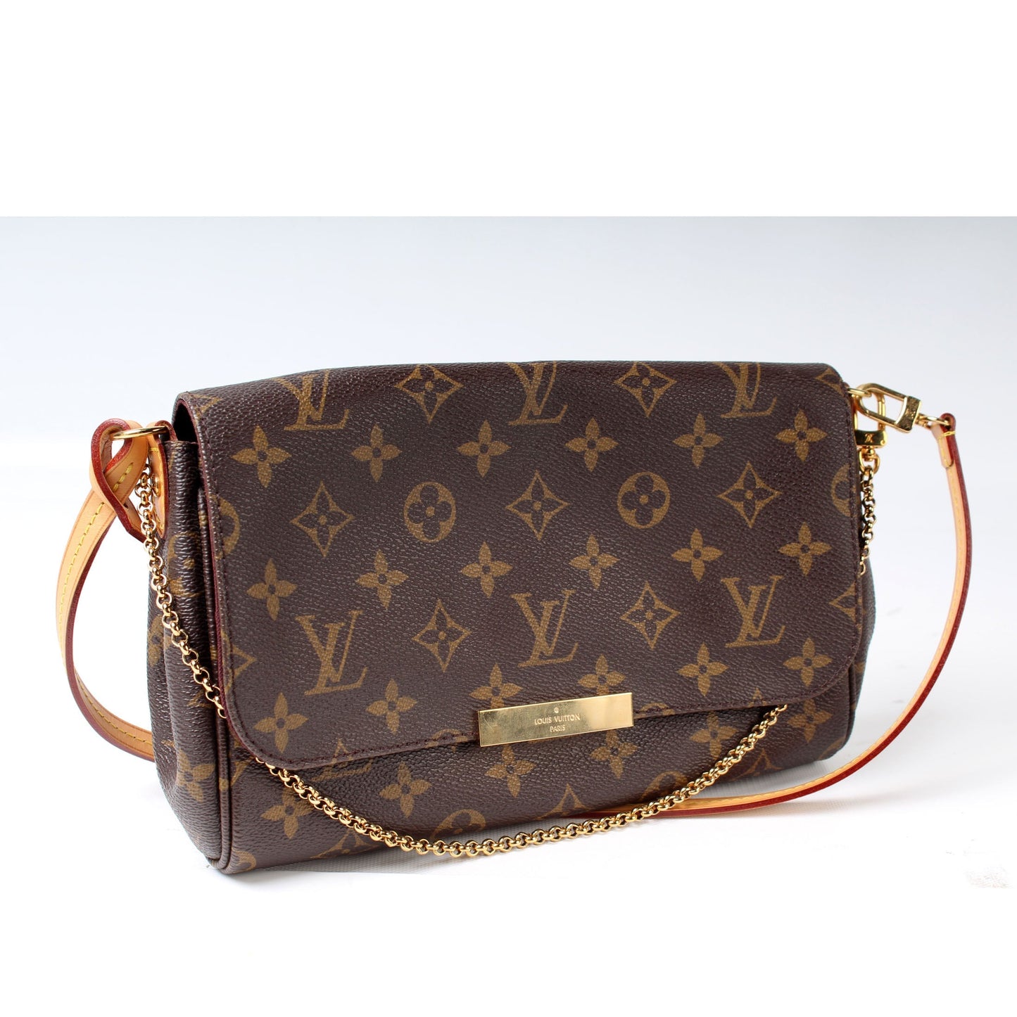 Louis Vuitton Favorite MM Monogram Handbag Monogram 32