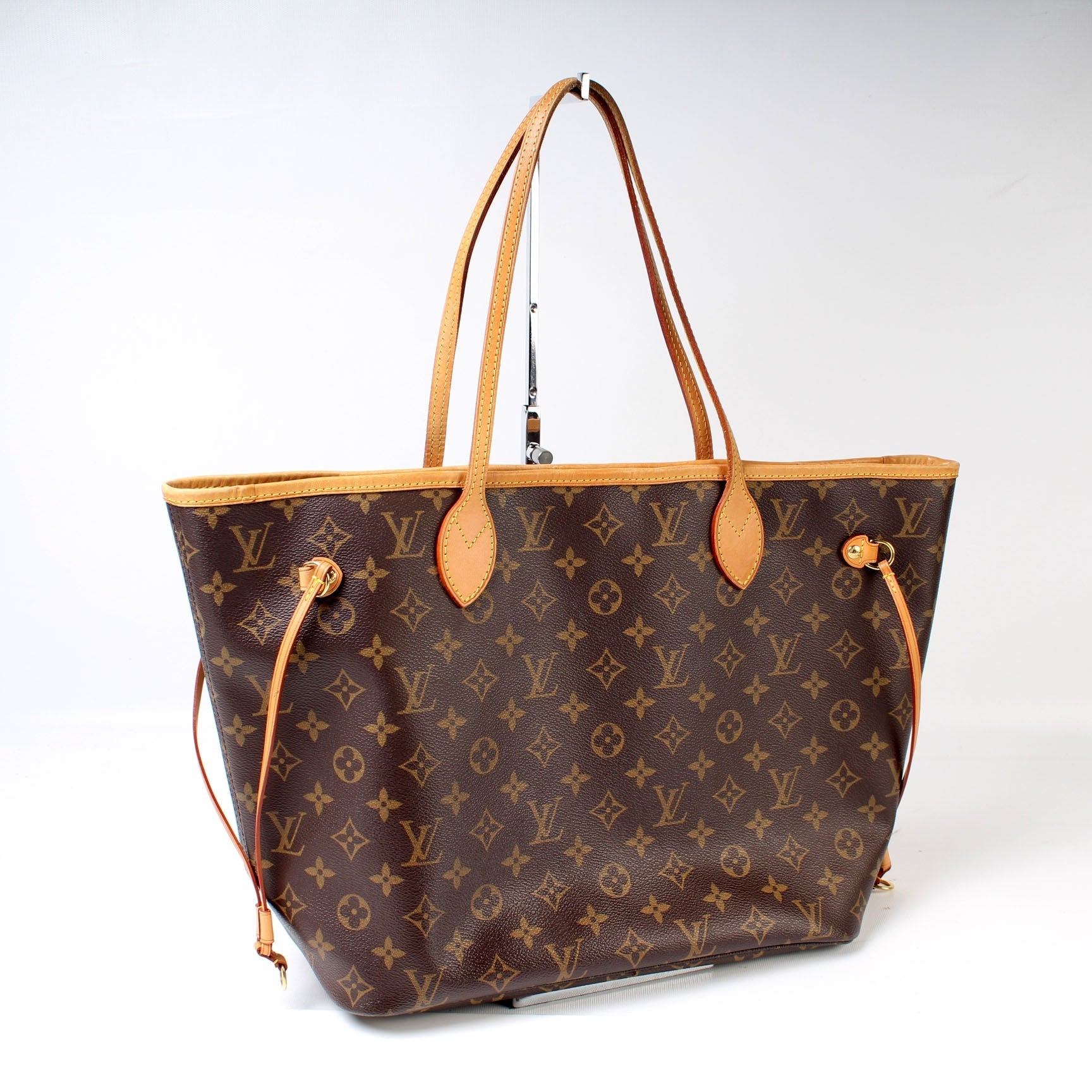 Louis Vuitton Neverfull MM Monogram Tote Bag Monogram 97