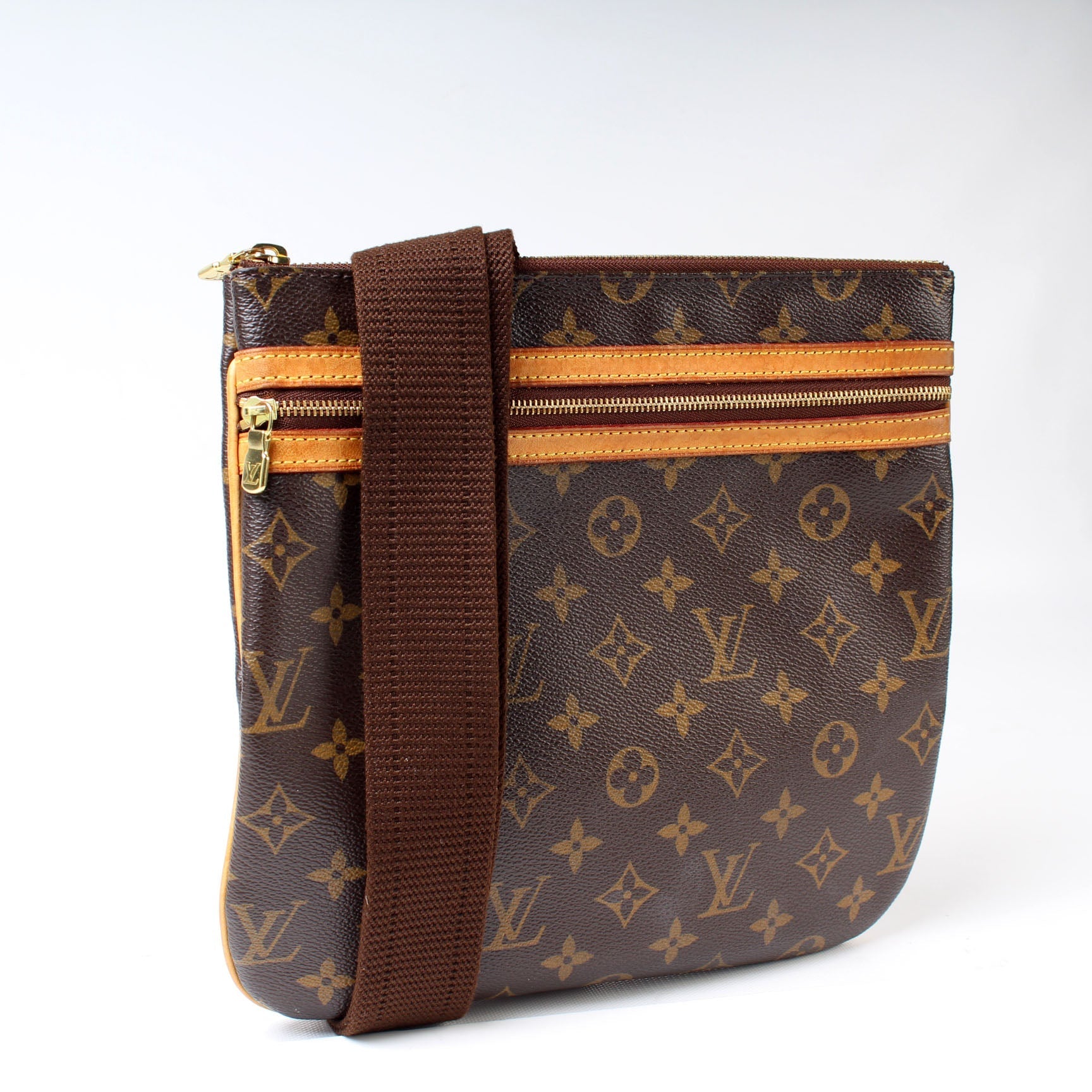 Louis Vuitton Pochette Bosphore Monogram Clutch Bag Monogram 23