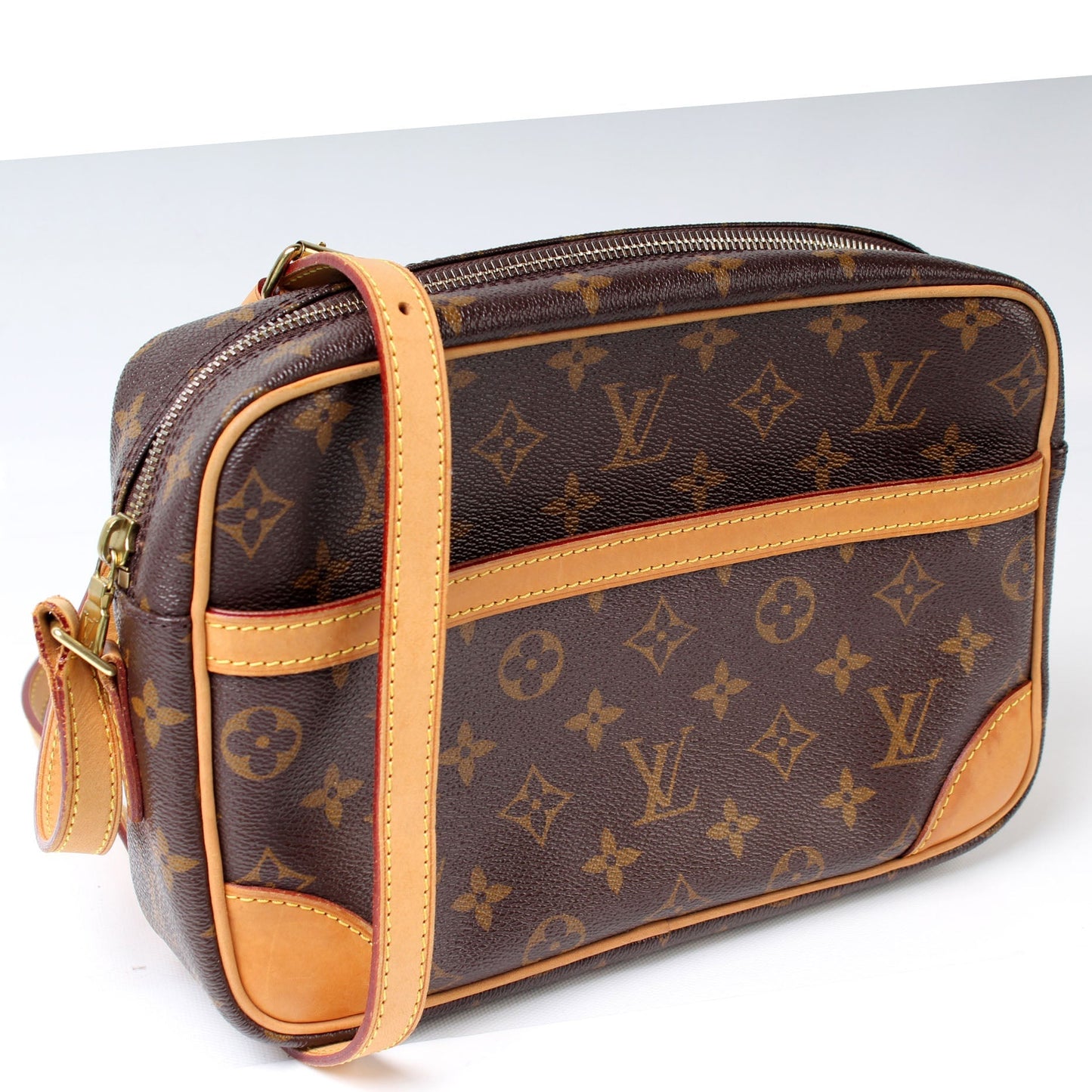 Louis Vuitton Trocadero 27 Monogram Handbag Monogram 8