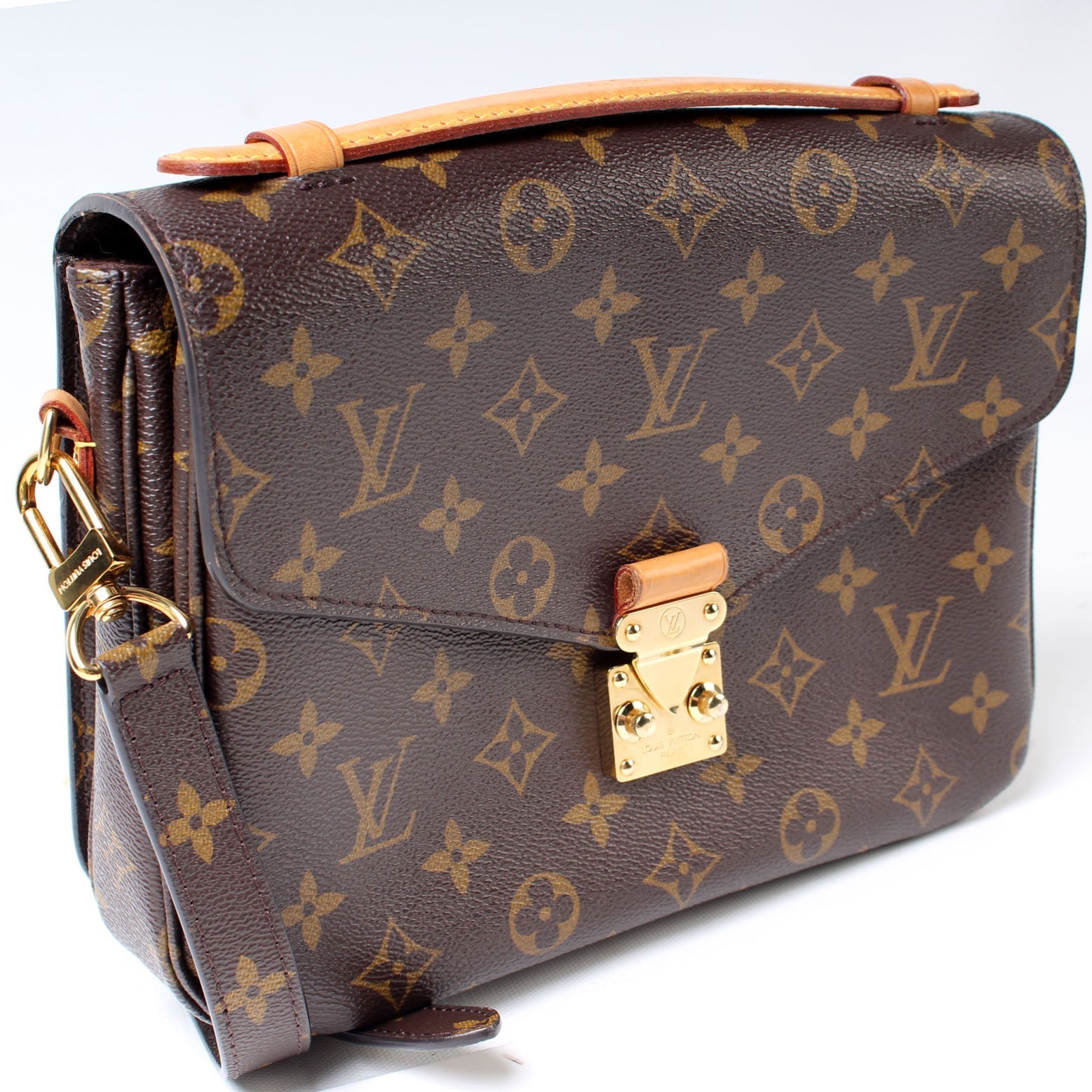 Louis Vuitton Pochette Metis Monogram Clutch Bag Monogram 22