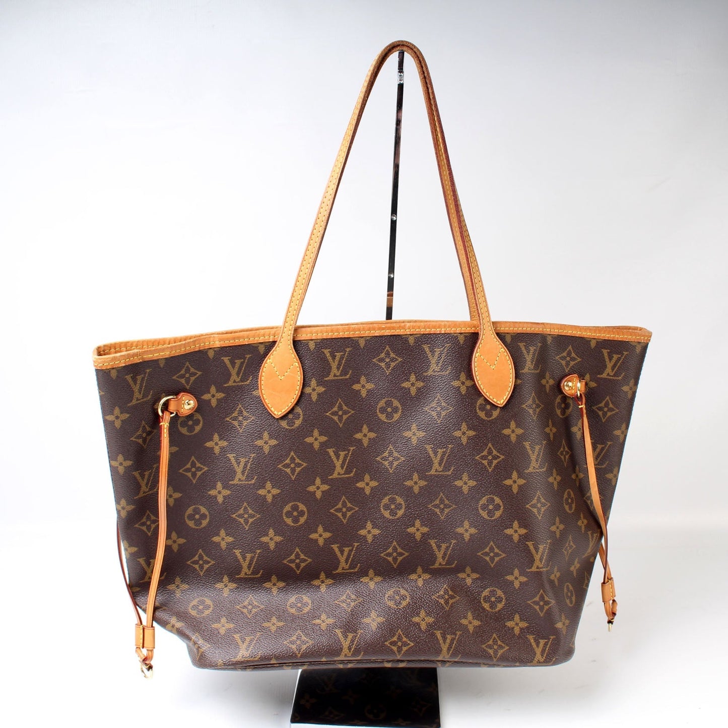 Louis Vuitton Neverfull MM Monogram Tote Bag Monogram 99