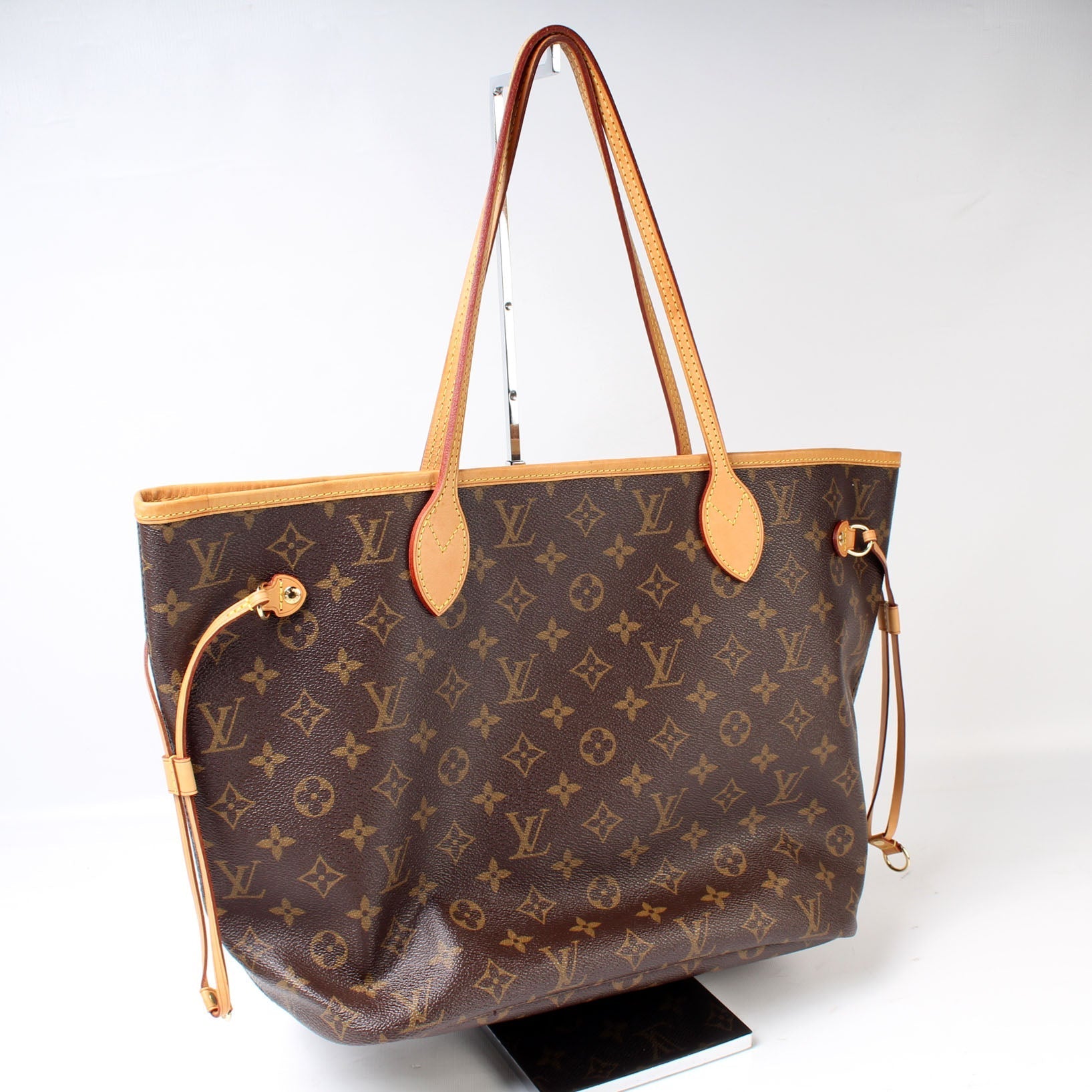Louis Vuitton Neverfull MM Monogram Tote Bag Monogram 101
