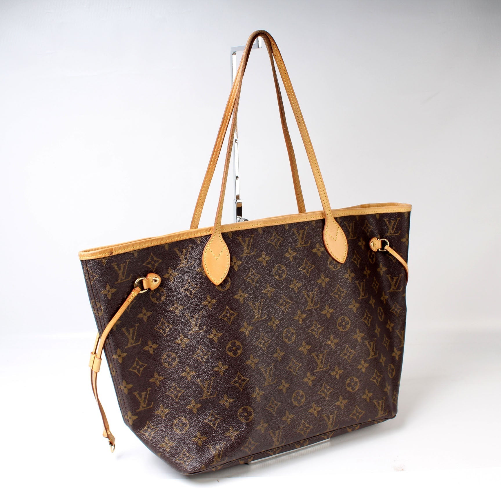 Louis Vuitton Neverfull MM Monogram Tote Bag Monogram 104