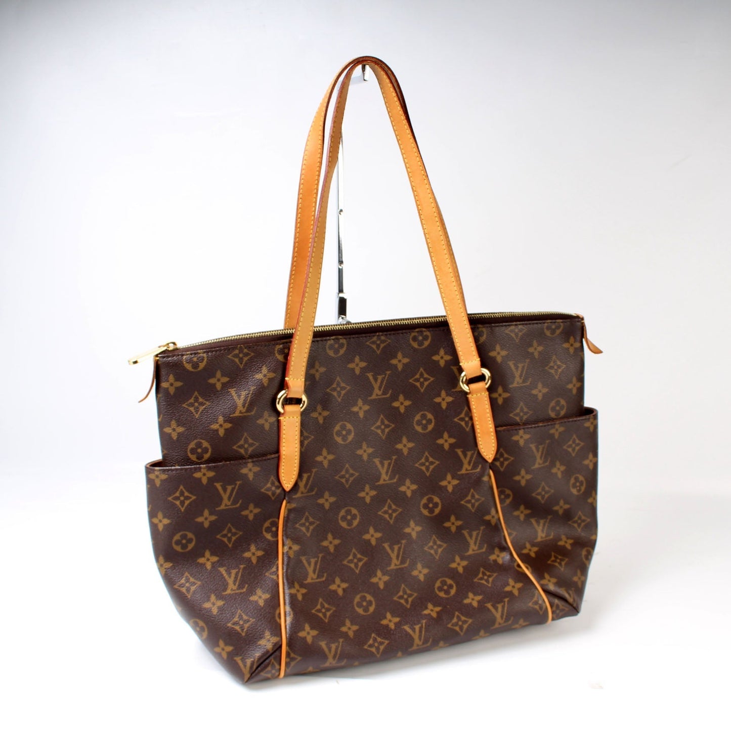 Louis Vuitton Totally Monogram MM Handbag Monogram 25