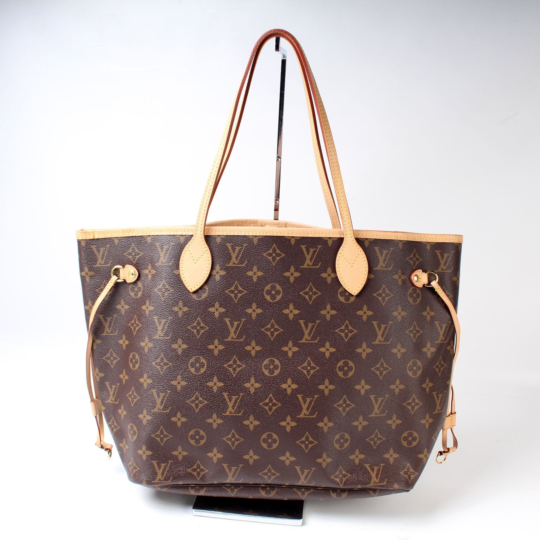 Louis Vuitton Neverfull MM Monogram Tote Bag 41