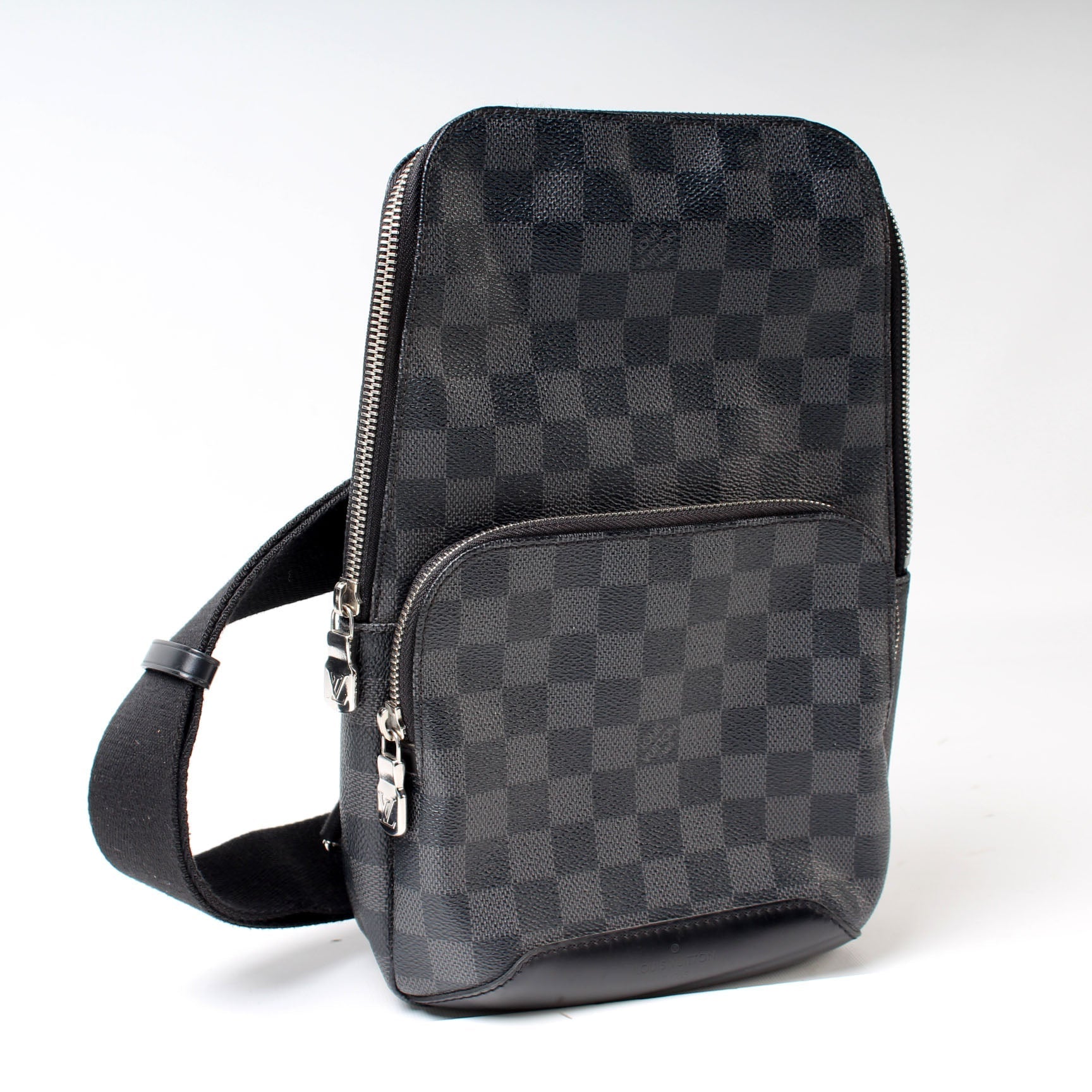 Louis Vuitton Avenue Sling Graphite Damier Crossbody Bag Graphite 2D5E71F3