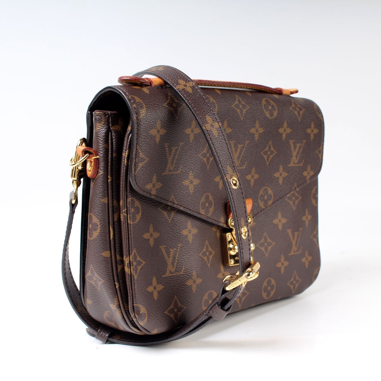 Louis Vuitton Pochette Metis Monogram Clutch Bag 12