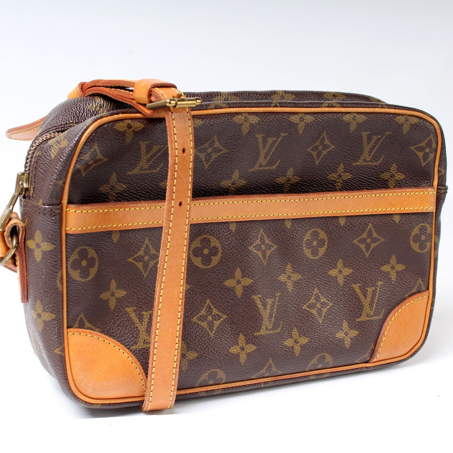 Louis Vuitton Trocadero 27 Monogram Handbag Monogram 249C074F