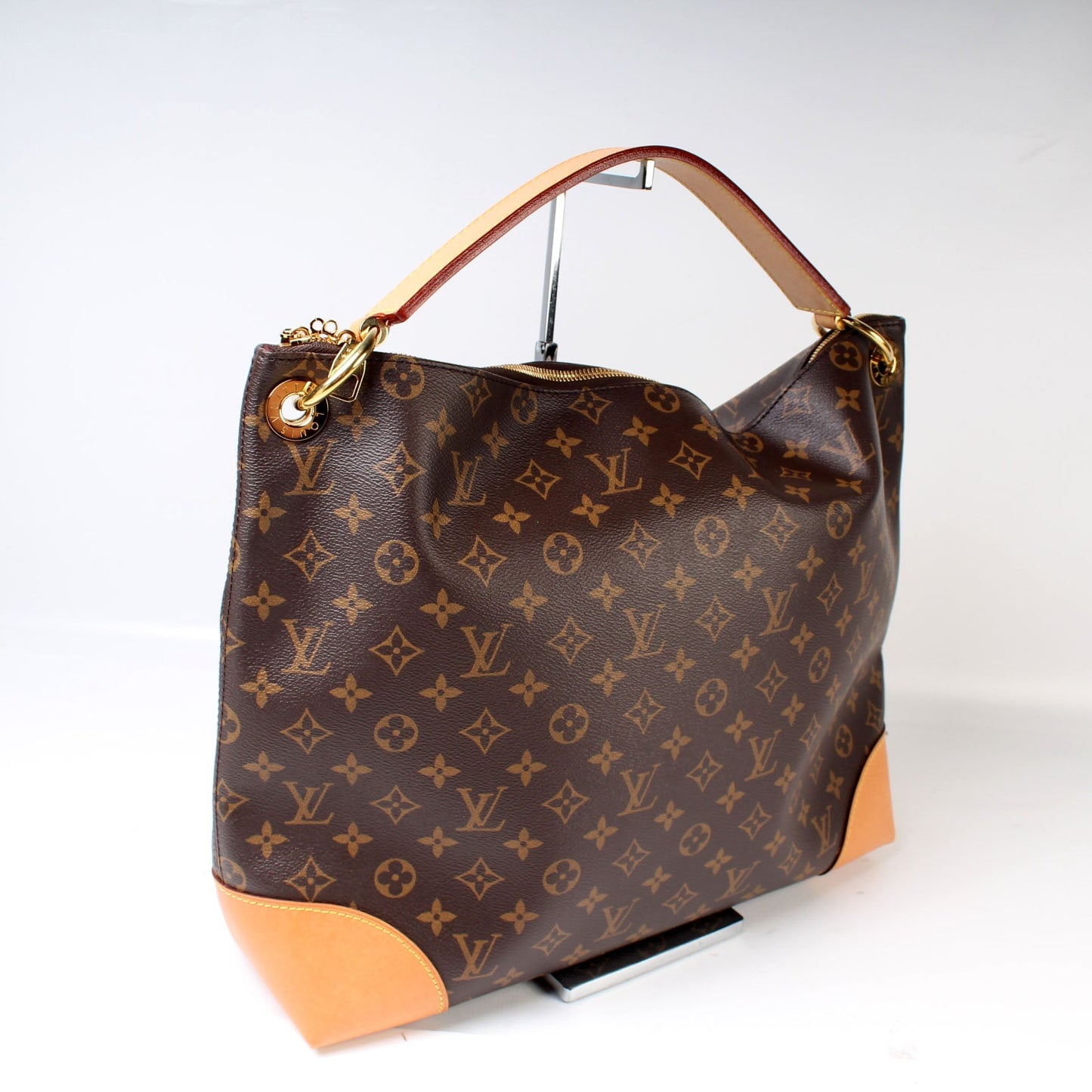 Louis Vuitton Berri MM Monogram Handbag